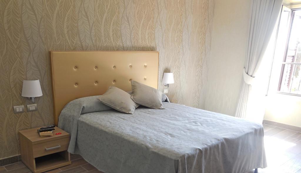 Domus Laurae 3* Rome