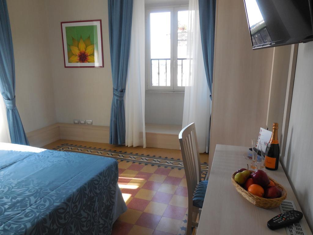 Domus Laurae Guest house 3*