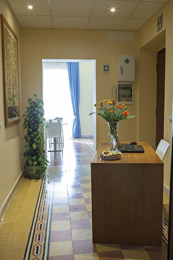 Guest house Domus Laurae 3*