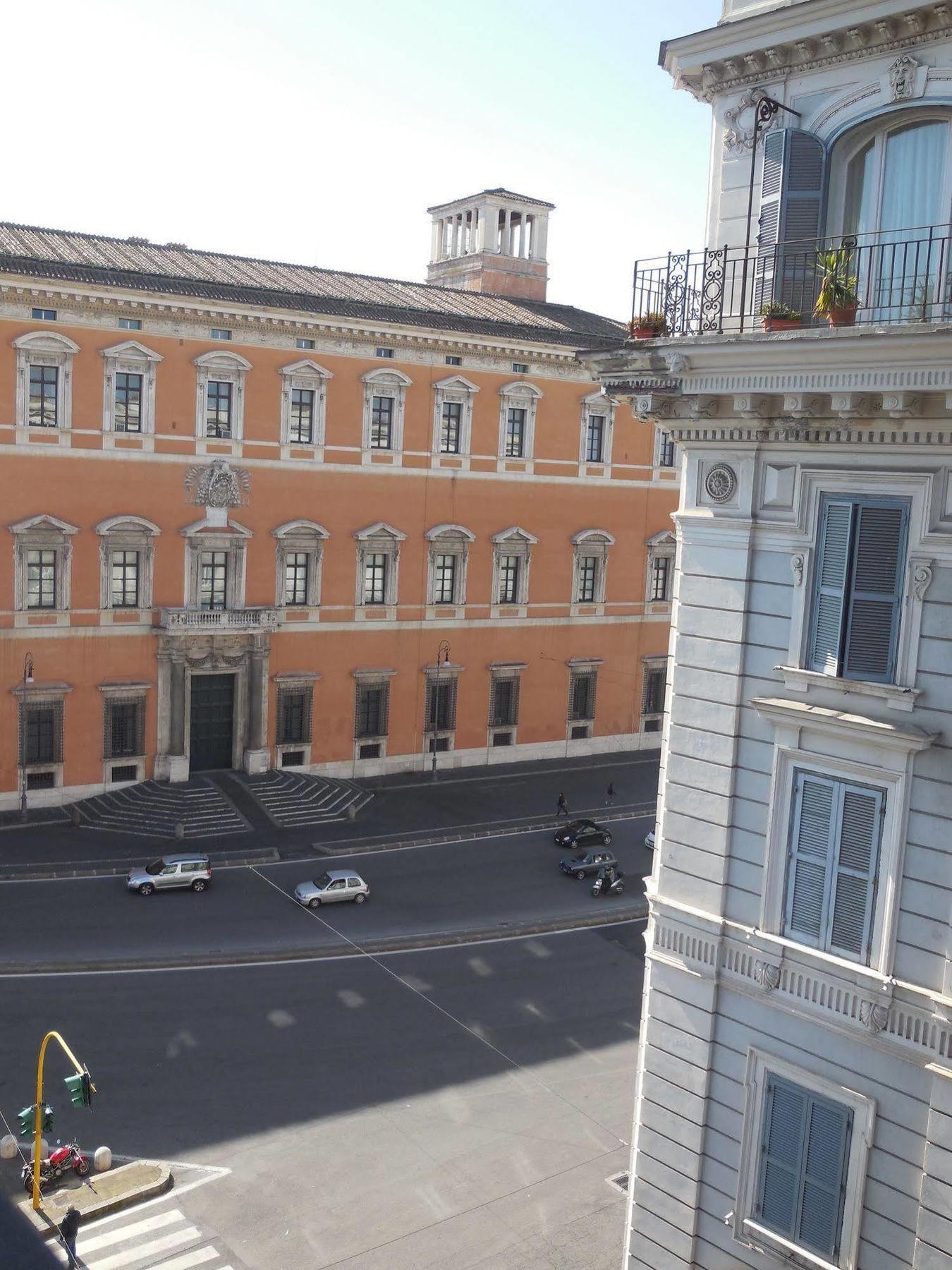 Domus Laurae Guest house 3*