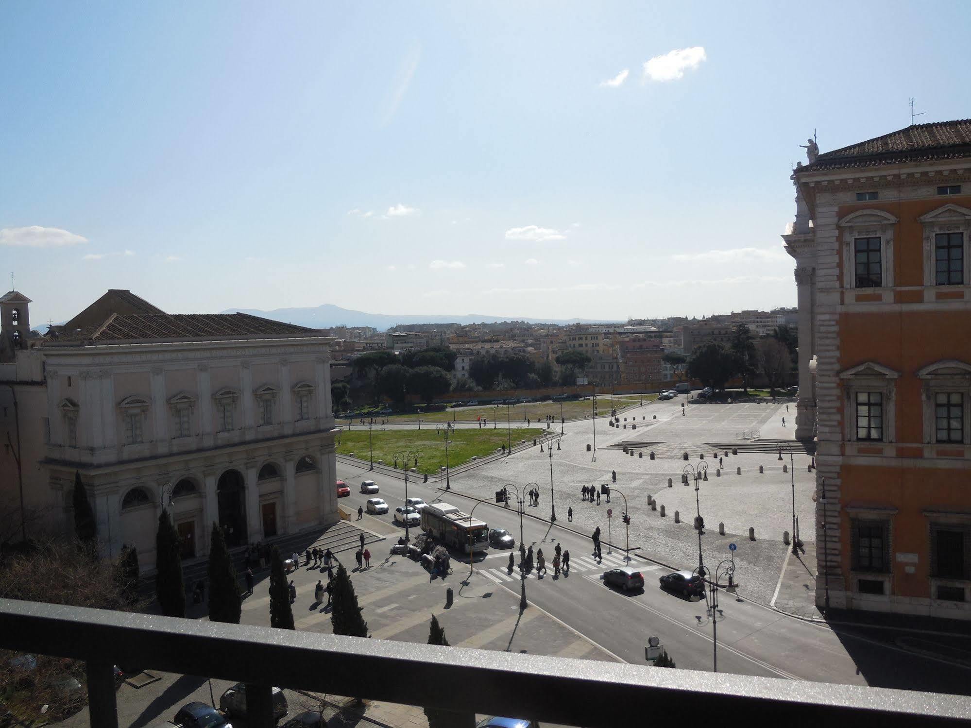 Domus Laurae Guest house 3*